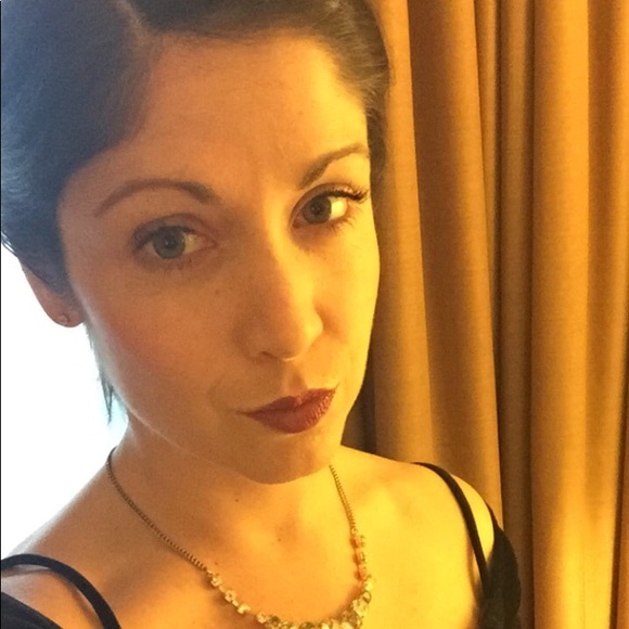 Meet your Posher, Billie Lyn - Picture 2 of 5